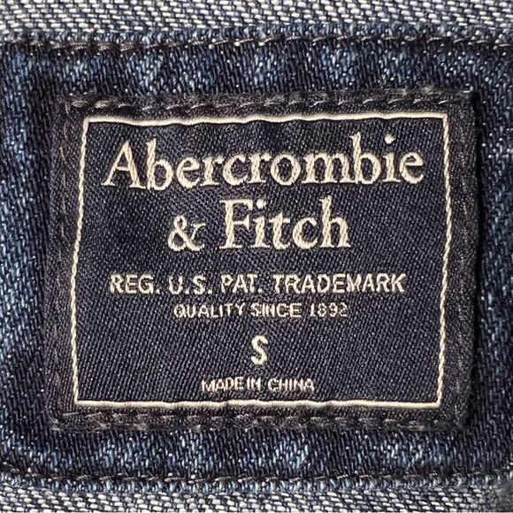 Abercrombie & Fitch Denim Jacket 🔥 Ombré sleeves 🔥 SMALL - Picture 5 of 6